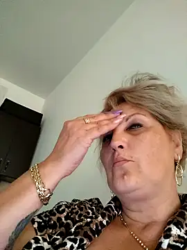 Divineblond online show from October 2025 10:41:02 AM