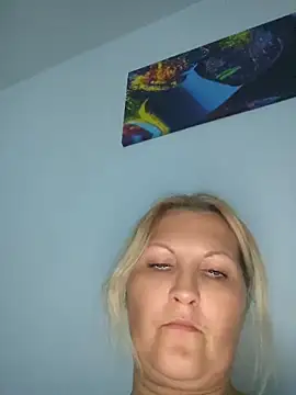 Divineblond online show from May 2026 07:31:02 PM