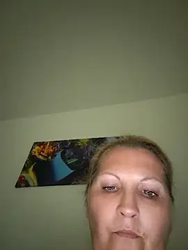 Divineblond online show from June 2026 09:09:02 PM