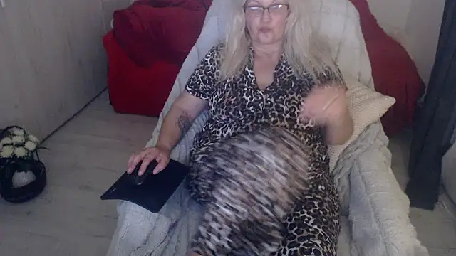 Divineblond online show from March 2026 01:18:02 AM