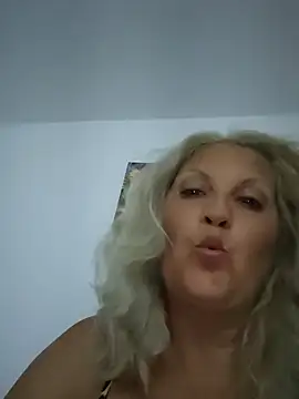 Divineblond online show from July 2026 10:38:01 PM