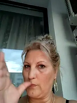 Divineblond online show from September 2025 04:40:01 PM
