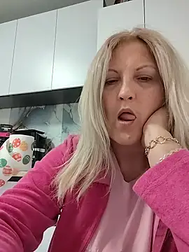 Divineblond online show from April 2026 10:27:02 PM