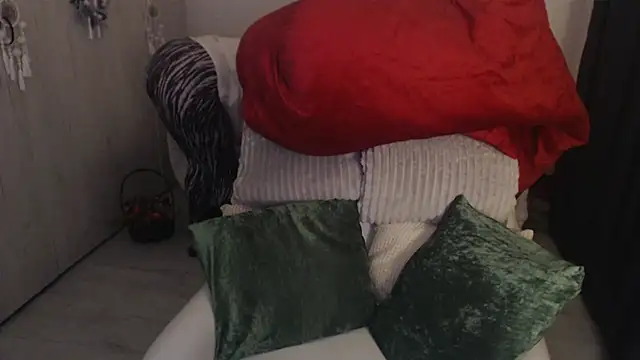 Divineblond online show from April 2026 06:36:01 PM