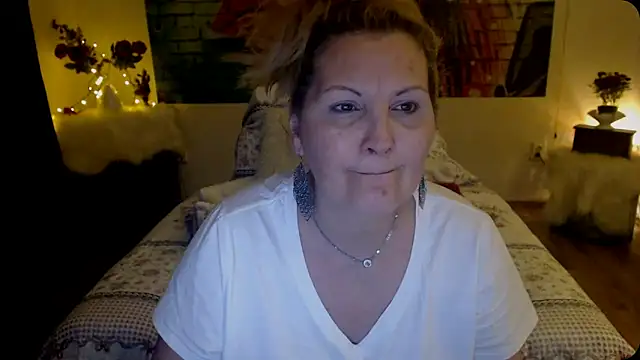 Divineblond online show from March 2025 06:00:01 PM