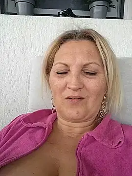 Divineblond online show from April 2026 12:10:02 PM