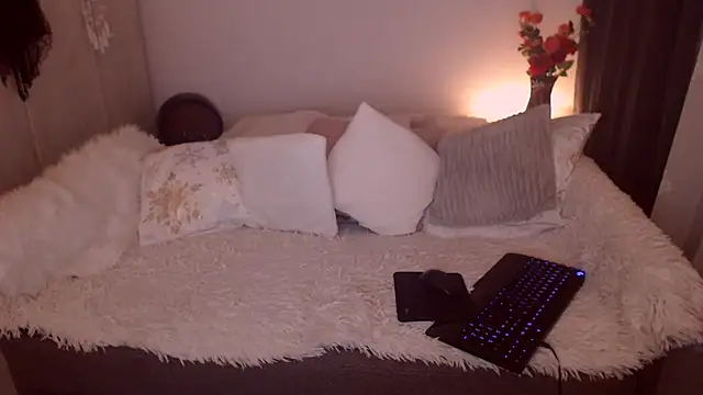 Divineblond online show from February 2026 10:28:02 PM