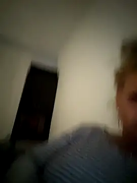 Divineblond online show from November 2025 05:38:01 PM