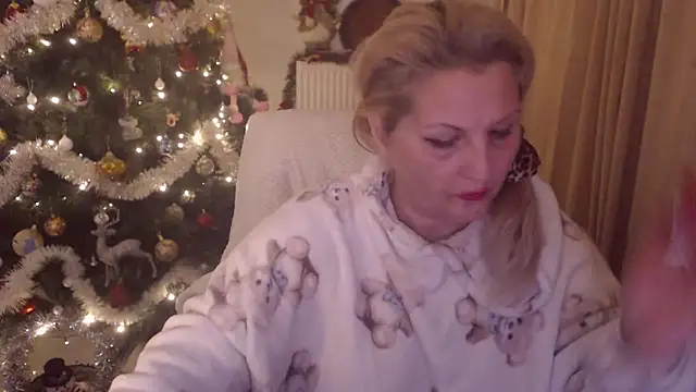 Divineblond online show from December 2025 12:03:02 AM