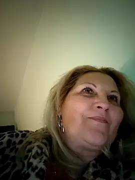 Divineblond online show from October 2025 06:43:01 PM
