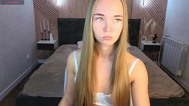 Milana Sorrento online show from May 2026 01:02:01 AM