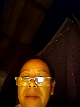 Ari-Na9 online show from May 2026 10:04:02 PM
