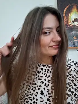 Snapshot of Alba2331 chatting on May 2026 10:44:01 AM Alba2331 online show from May 2026 10:44:01 AM