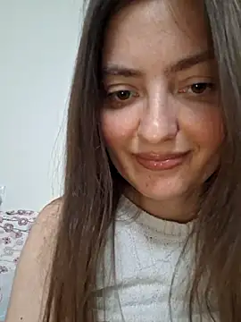 Snapshot of Alba2331 chatting on May 2026 11:41:02 AM Alba2331 online show from May 2026 11:41:02 AM