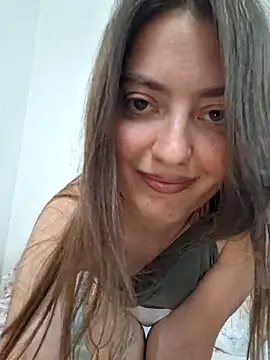 Snapshot of Alba2331 chatting on May 2026 10:14:01 AM Alba2331 online show from May 2026 10:14:01 AM