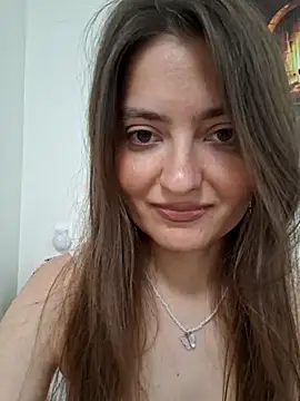 Snapshot of Alba2331 chatting on June 2026 11:44:02 AM Alba2331 online show from June 2026 11:44:02 AM