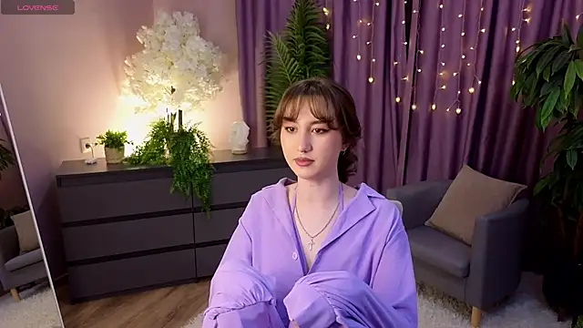 LouiseEvans online show from April 2026 11:47:01 AM