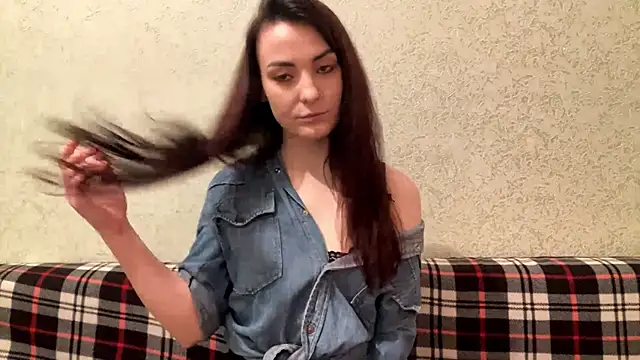 Madisonlovx online show from April 2026 06:37:01 PM