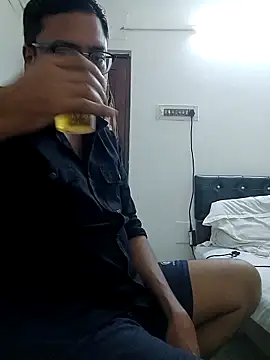 TamilRedchilli online show from May 2026 04:32:01 PM