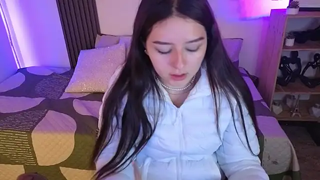 Evelyn Liiss online show from April 2026 12:29:02 PM