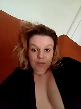 Maryquenn online show from April 2026 09:49:01 AM