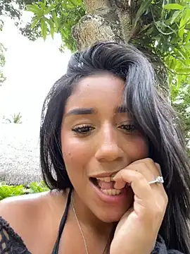 Snapshot of SaryJonex chatting on June 2026 04:40:02 PM SaryJonex online show from June 2026 04:40:02 PM