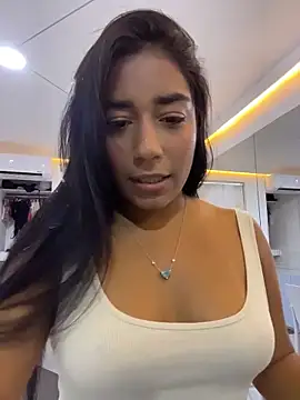 Snapshot of SaryJonex chatting on May 2026 01:15:01 PM SaryJonex online show from May 2026 01:15:01 PM