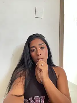 Snapshot of SaryJonex chatting on May 2026 04:31:02 PM SaryJonex online show from May 2026 04:31:02 PM