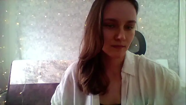 Snapshot of DolcezzaCream chatting on April 2026 11:17:01 AM DolcezzaCream online show from April 2026 11:17:01 AM