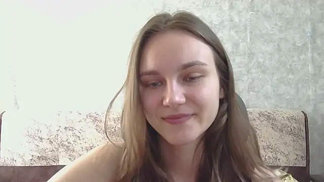 Snapshot of DolcezzaCream chatting on May 2026 10:14:02 AM DolcezzaCream online show from May 2026 10:14:02 AM