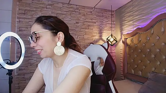 stephaniesun  online show from April 2026 01:20:01 PM