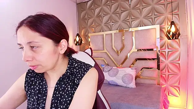 stephaniesun  online show from June 2026 12:25:01 PM