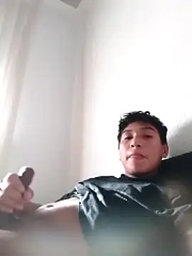 darkar19 online show from April 2026 04:47:02 PM