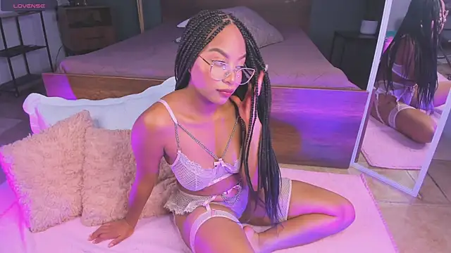 Lynncute online show from June 2026 04:18:02 AM