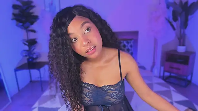 Lynncute online show from May 2026 03:45:02 AM