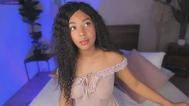 Lynncute online show from May 2026 03:54:02 AM