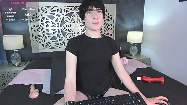 Snapshot of DemonFoxx chatting on July 2026 01:22:02 PM DemonFoxx online show from July 2026 01:22:02 PM