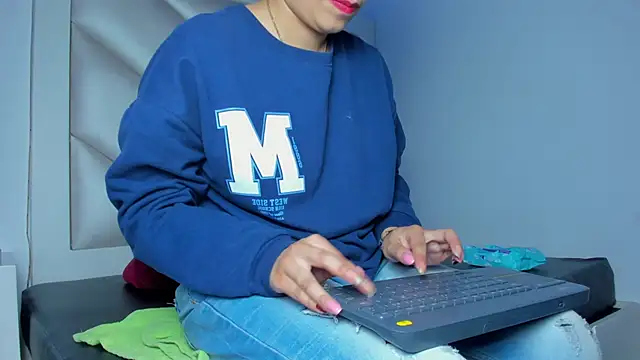 Valentina js online show from June 2026 08:36:01 PM