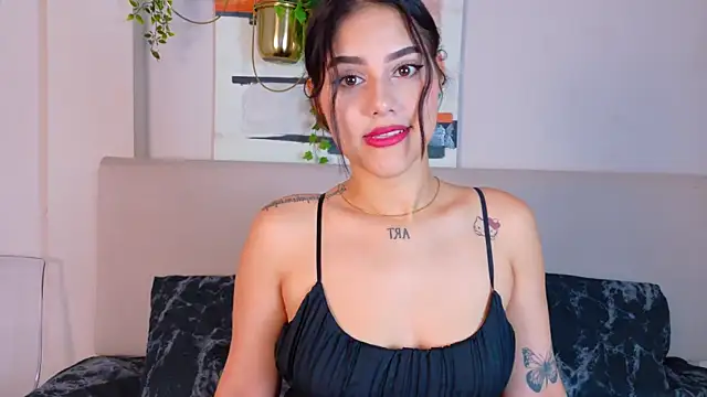 CuteWofy  online show from May 2026 07:07:01 PM