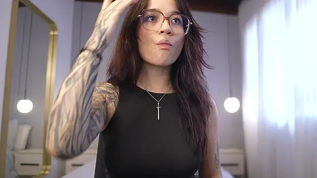 Snapshot of Charlotte_Rossee chatting on May 2026 02:02:01 PM Charlotte Rossee online show from May 2026 02:02:01 PM