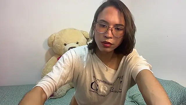 LONDON ROSE online show from June 2026 09:20:01 PM