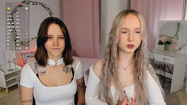 lisaluve online show from July 2026 09:33:01 PM