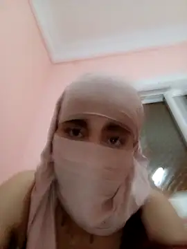 fatiflour99 online show from April 2026 04:52:01 PM