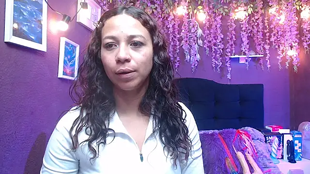 Snapshot of monik299 chatting on May 2026 01:21:01 PM monik299 online show from May 2026 01:21:01 PM
