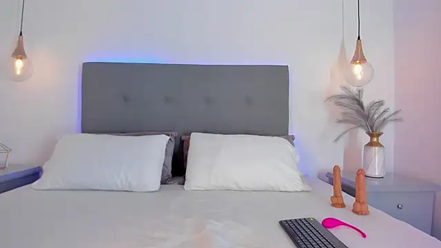 Snapshot of Sophy_evans01 chatting on May 2026 11:46:02 AM Sophy evans01 online show from May 2026 11:46:02 AM