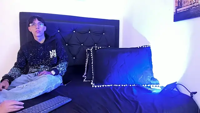 DANILO SMIT online show from April 2026 08:21:01 PM