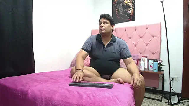 Snapshot of Xtream_LoversXXX chatting on June 2026 09:19:02 PM Xtream LoversXXX online show from June 2026 09:19:02 PM