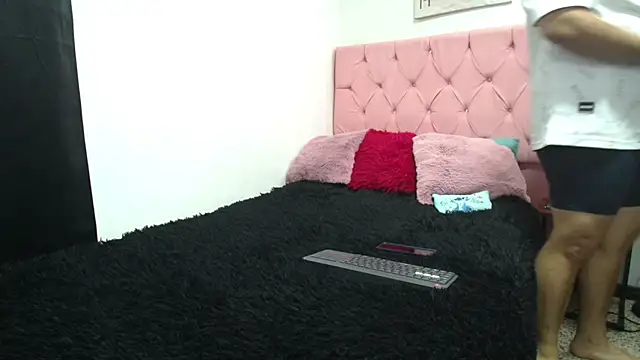 Snapshot of Xtream_LoversXXX chatting on April 2026 07:09:02 PM Xtream LoversXXX online show from April 2026 07:09:02 PM