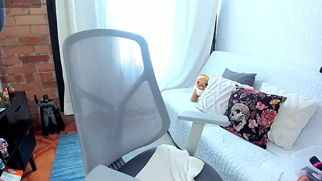 MissBronte online show from May 2026 04:21:01 PM