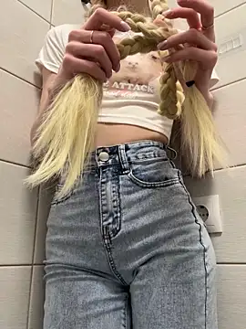 PlayMeDirtyy online show from April 2026 07:34:01 PM